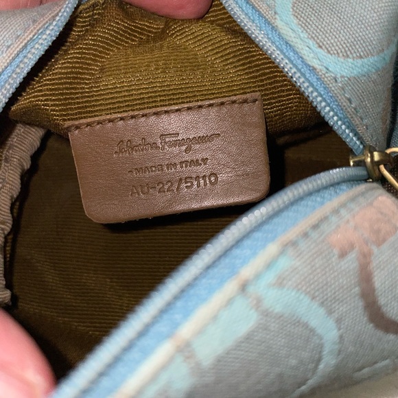 Authentic SALVATORE FERRAGAMO pouch🌸🦋 - Picture 10 of 11